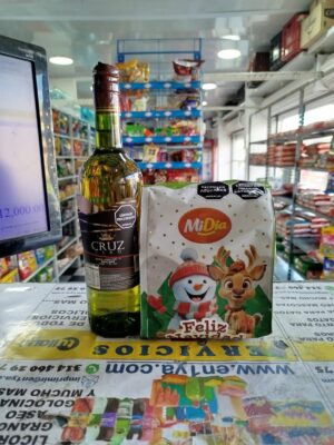 MATRIMONI NAVIDEÑO GALLETAS MI DIA + VINO LA CRUZ 0°